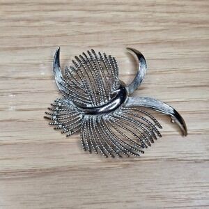 Vintage Lisner Brooch Pin Silver Tone Abstract Bird Wing Textured Mid Century